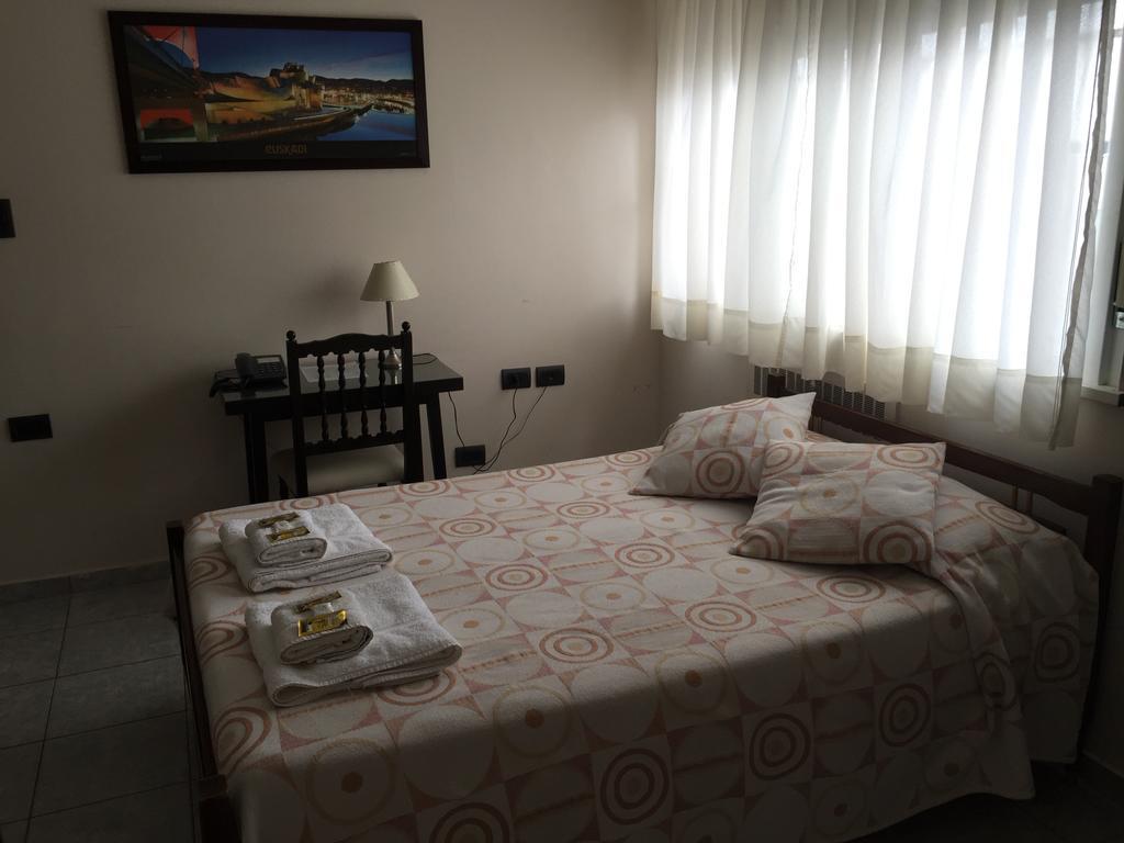 Macachín Hotel Euzko Alkartasuna מראה חיצוני תמונה